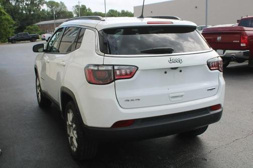 2022 Jeep Compass Latitude Lux