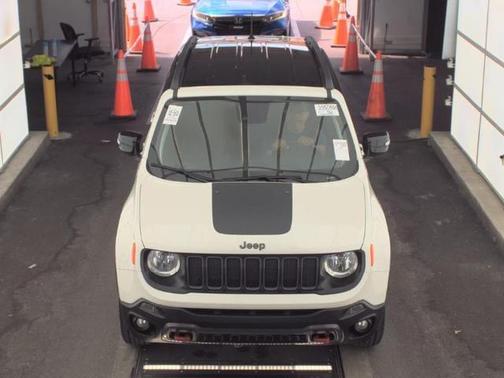Alpine White Clearcoat 2022 Jeep Renegade Trailhawk