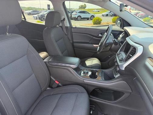 Summit White / White 2021 GMC Acadia SLE