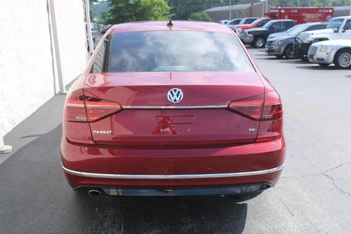2019 Volkswagen Passat 2.0T SE R-Line