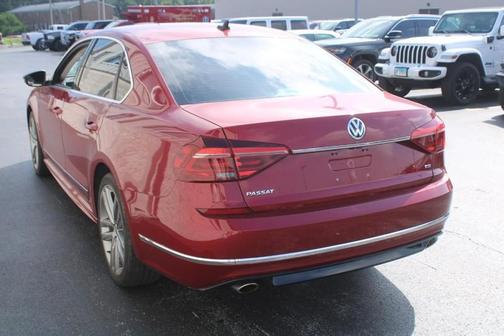 2019 Volkswagen Passat 2.0T SE R-Line