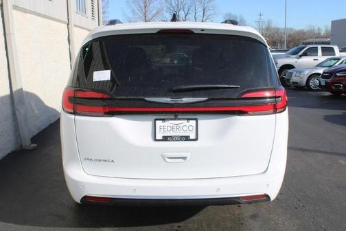 2026 Chrysler Pacifica Pinnacle FWD