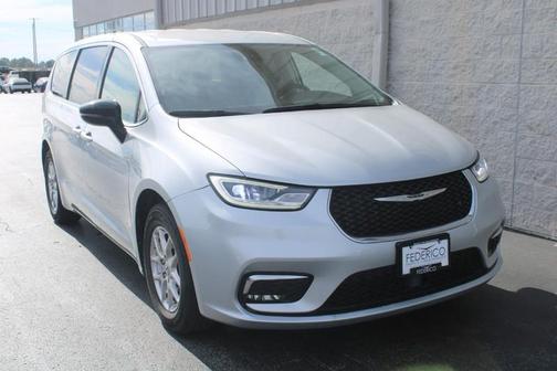 2024 Chrysler Pacifica Touring-L