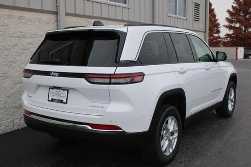 2025 Jeep Grand Cherokee Laredo