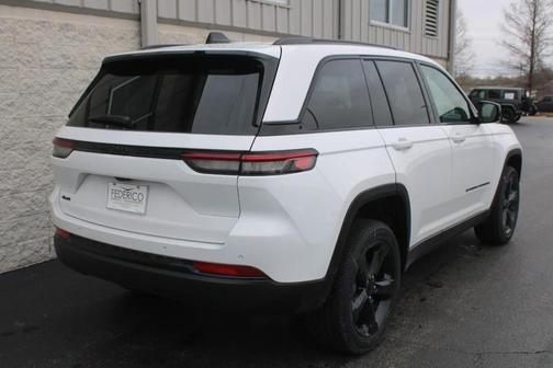 2025 Jeep Grand Cherokee Laredo
