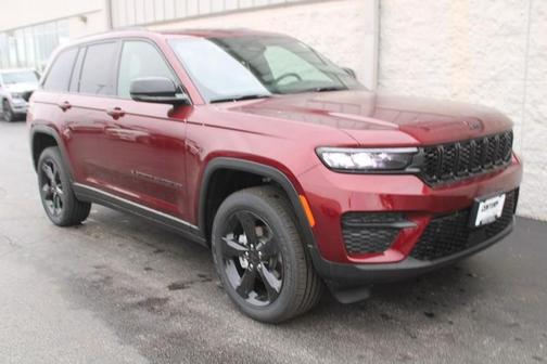 2025 Jeep Grand Cherokee Laredo