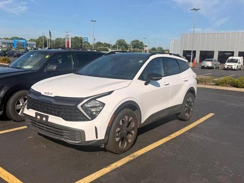 Glacial White Pearl 2023 Kia Sportage X-Line