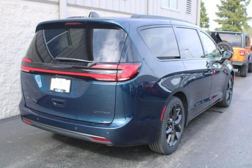 2025 Chrysler Pacifica Limited