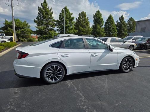 2022 Hyundai SONATA Limited