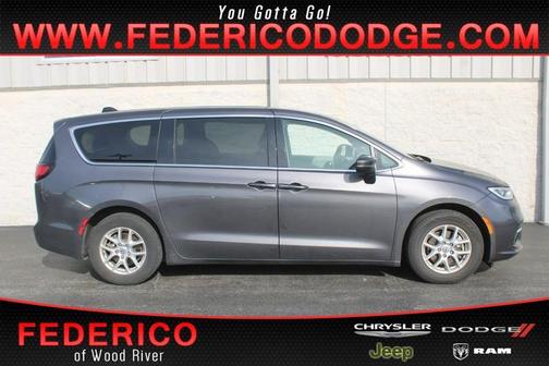 2023 Chrysler Pacifica Touring-L