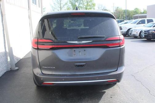 2023 Chrysler Pacifica Touring-L