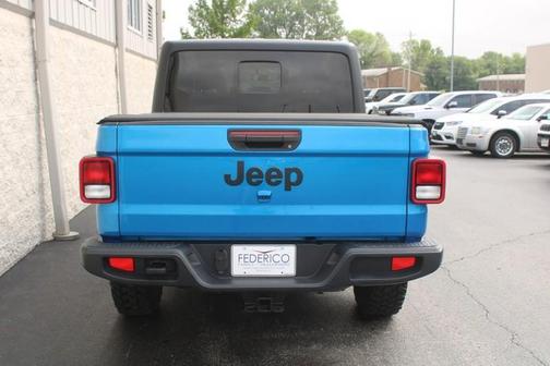 2022 Jeep Gladiator Sport