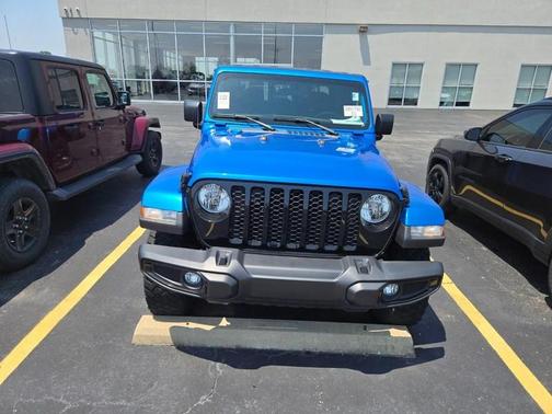 2022 Jeep Gladiator Sport