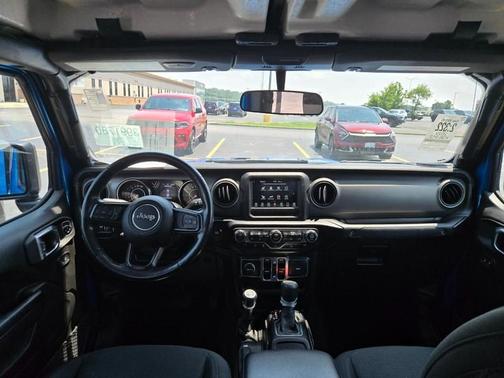2022 Jeep Gladiator Sport