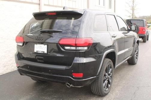2022 Jeep Grand Cherokee WK Laredo