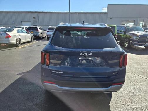 2024 Kia Sorento S
