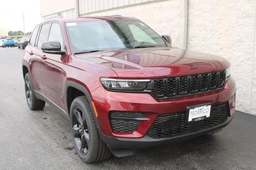 2025 Jeep Grand Cherokee Laredo