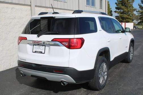 2017 GMC Acadia SLE-2