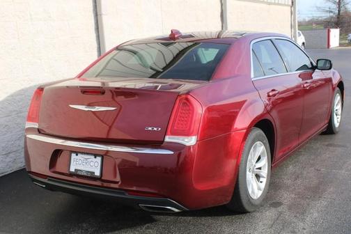 2016 Chrysler 300 Limited