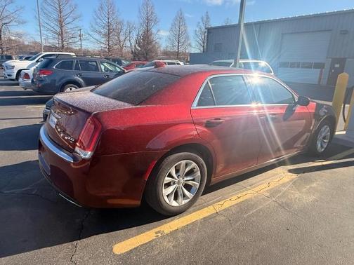2016 Chrysler 300 Limited