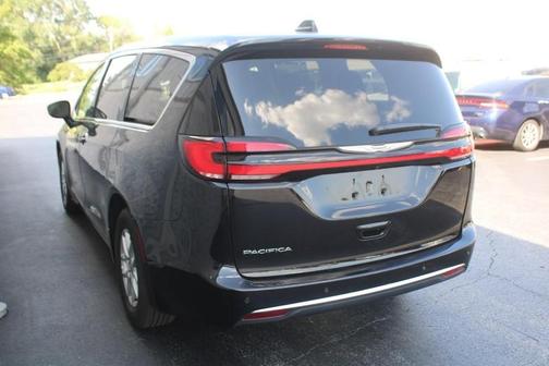 2024 Chrysler Pacifica Touring-L
