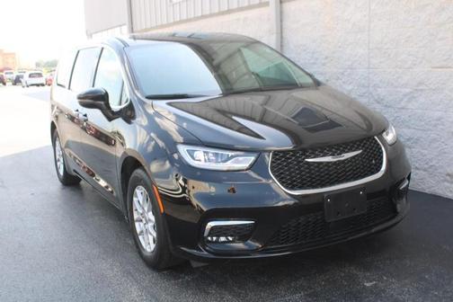 2024 Chrysler Pacifica Touring-L