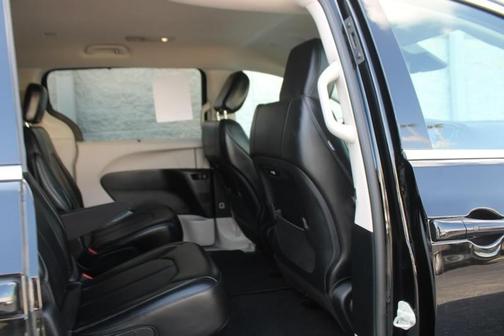 2024 Chrysler Pacifica Touring-L