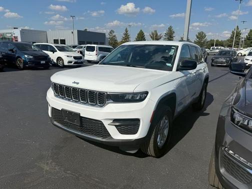 2022 Jeep Grand Cherokee Laredo