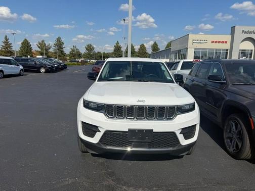 2022 Jeep Grand Cherokee Laredo
