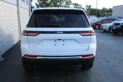 2022 Jeep Grand Cherokee Laredo