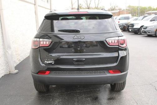 Diamond Black 2026 Jeep Compass Latitude