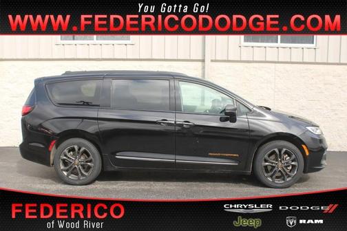 2024 Chrysler Pacifica Touring-L