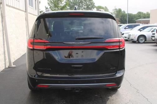 2024 Chrysler Pacifica Touring-L