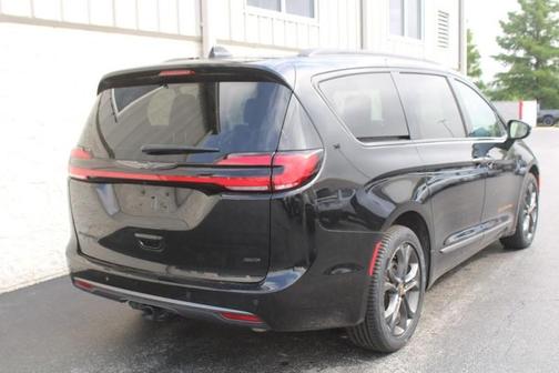 2024 Chrysler Pacifica Touring-L