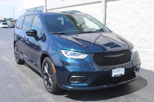 2024 Chrysler Pacifica Touring-L