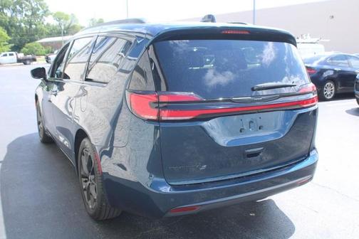 2024 Chrysler Pacifica Touring-L