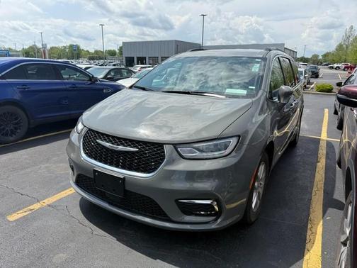 2022 Chrysler Pacifica Touring-L