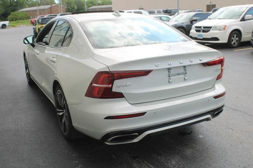 2020 Volvo S60 T5 R-Design
