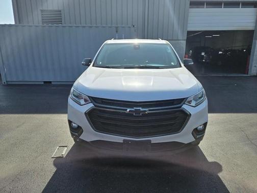 Iridescent Pearl Tricoat 2018 Chevrolet Traverse Premier