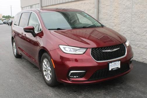 2023 Chrysler Pacifica Touring-L