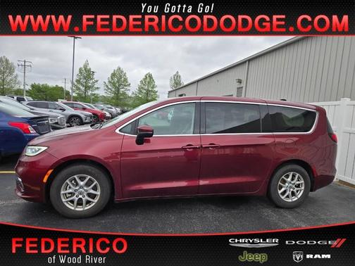 2023 Chrysler Pacifica Touring-L