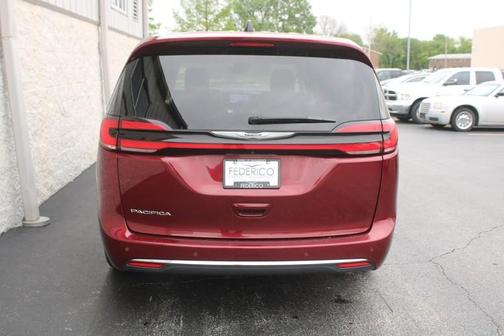 2023 Chrysler Pacifica Touring-L