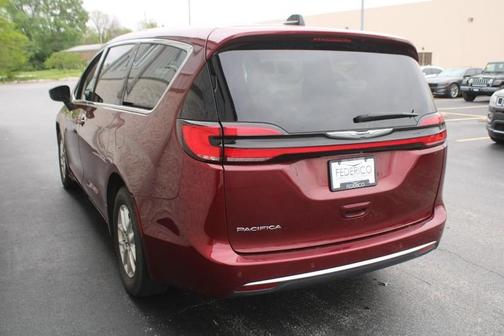 2023 Chrysler Pacifica Touring-L