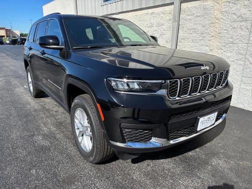 Diamond Black 2026 Jeep Grand Cherokee L Laredo X 4x4