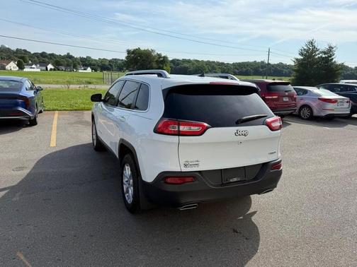 Bright White Clearcoat 2016 Jeep Cherokee Latitude