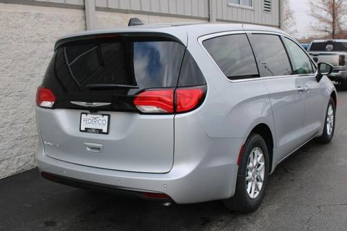 2026 Chrysler Voyager LX