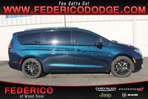 2022 Chrysler Pacifica Touring-L