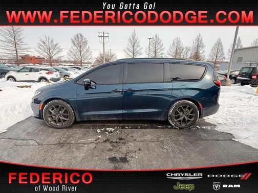 2022 Chrysler Pacifica Touring-L
