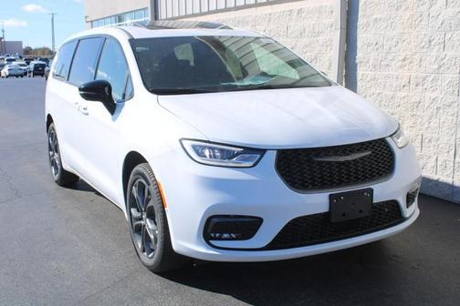 2026 Chrysler Pacifica Select AWD