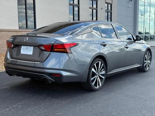 2022 Nissan Altima 2.5 SR